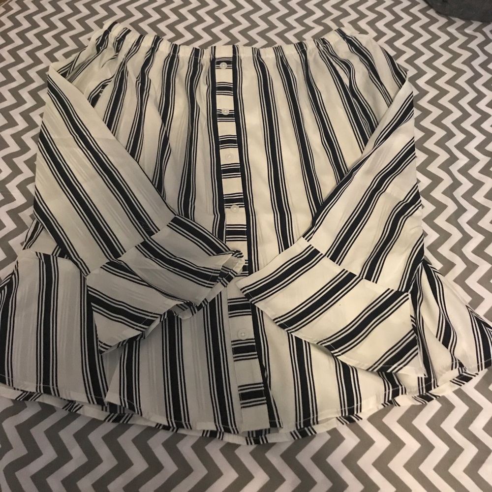 Tall Off the shoulder stripe top