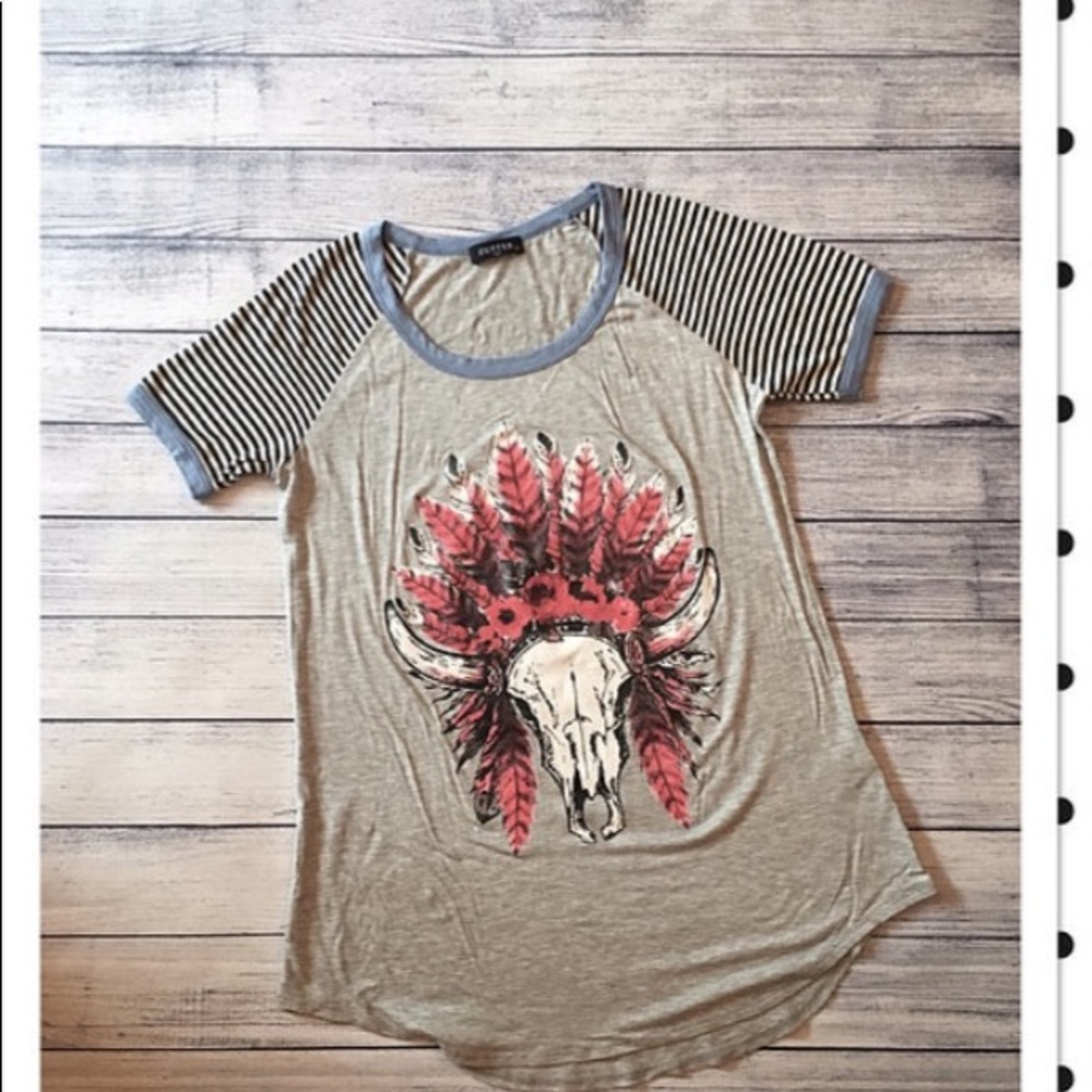 Stripe Sleeve Cattle Headdress Top