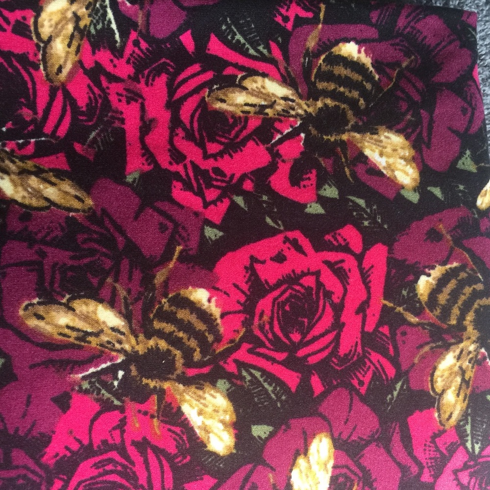 Rare HTF Bees Roses Leggings TC
