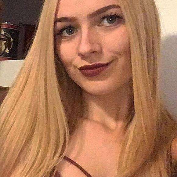 Meet your Posher, Amber - Picture 1 of 1