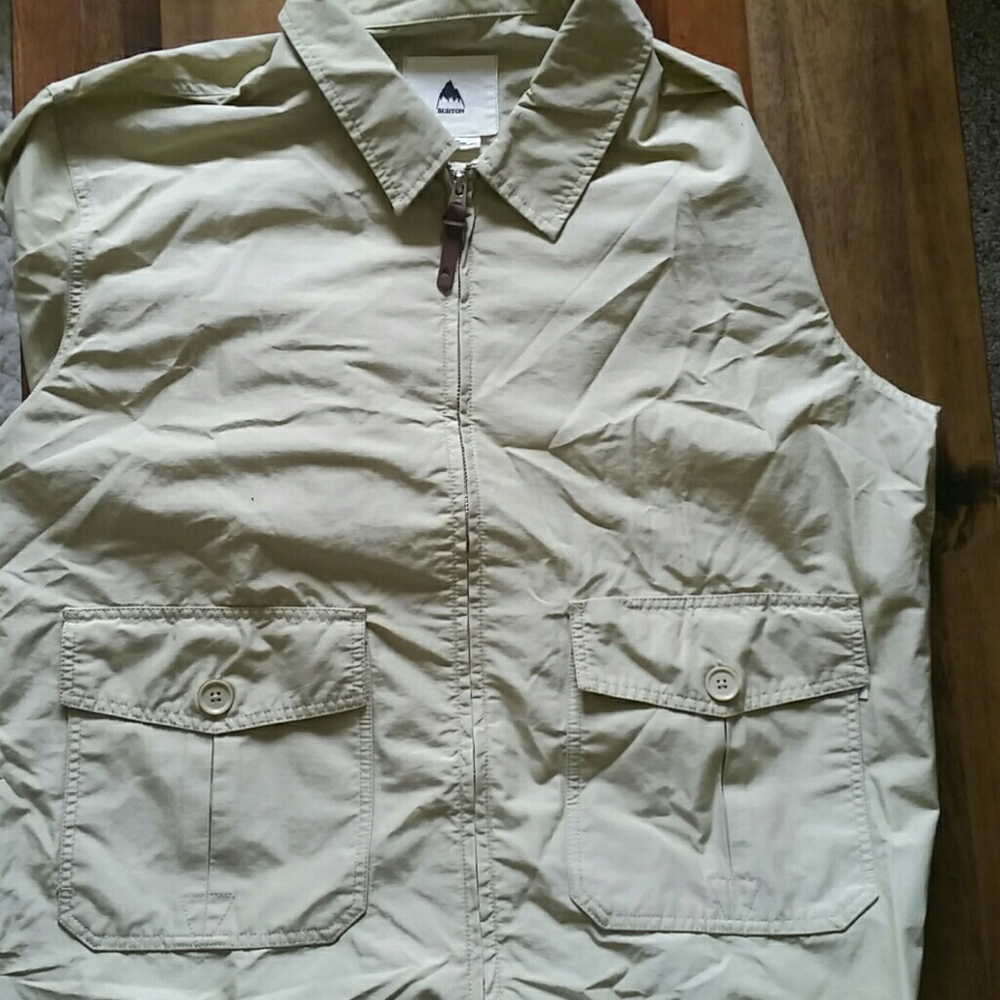 NWOT Burton Windbreaker