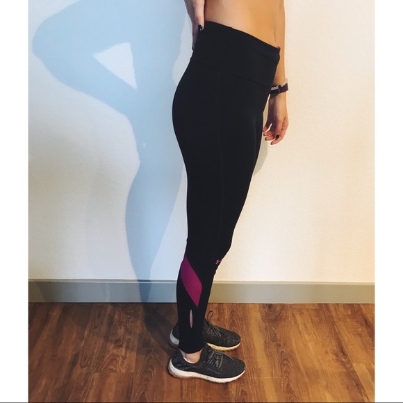 Under Armour Black Leggings - Picture 1 of 3