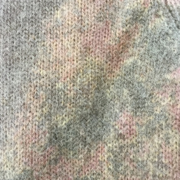 Wonderful quirky warm sweat top jacket. - Picture 5 of 5