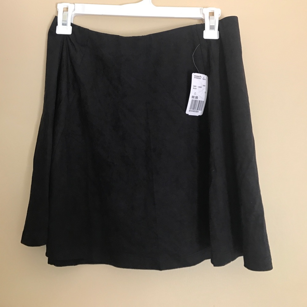 Brand new black Forever 21 skirt!