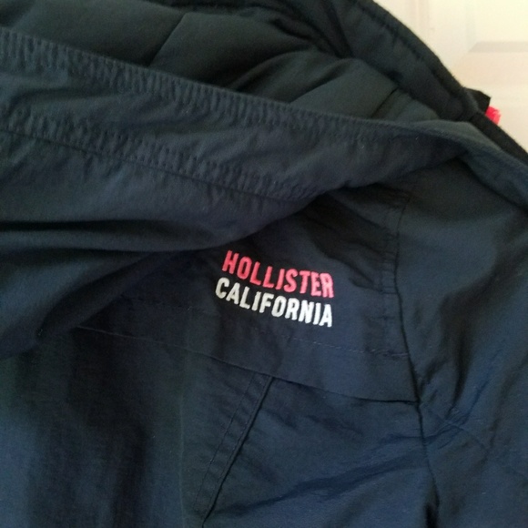 HOLLISTER Puffer - Picture 4 of 5