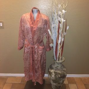 🎆👛EUC vintage Victoria secret robe.