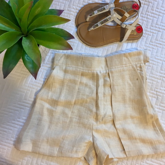 [New] H&M Linen off-white shorts - Picture 1 of 4