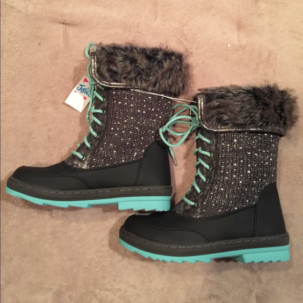 Girls snow boots sz 6