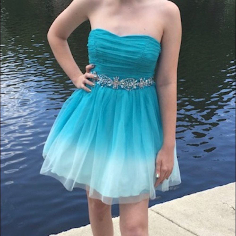 B. Smart Turquoise Homecoming Dress