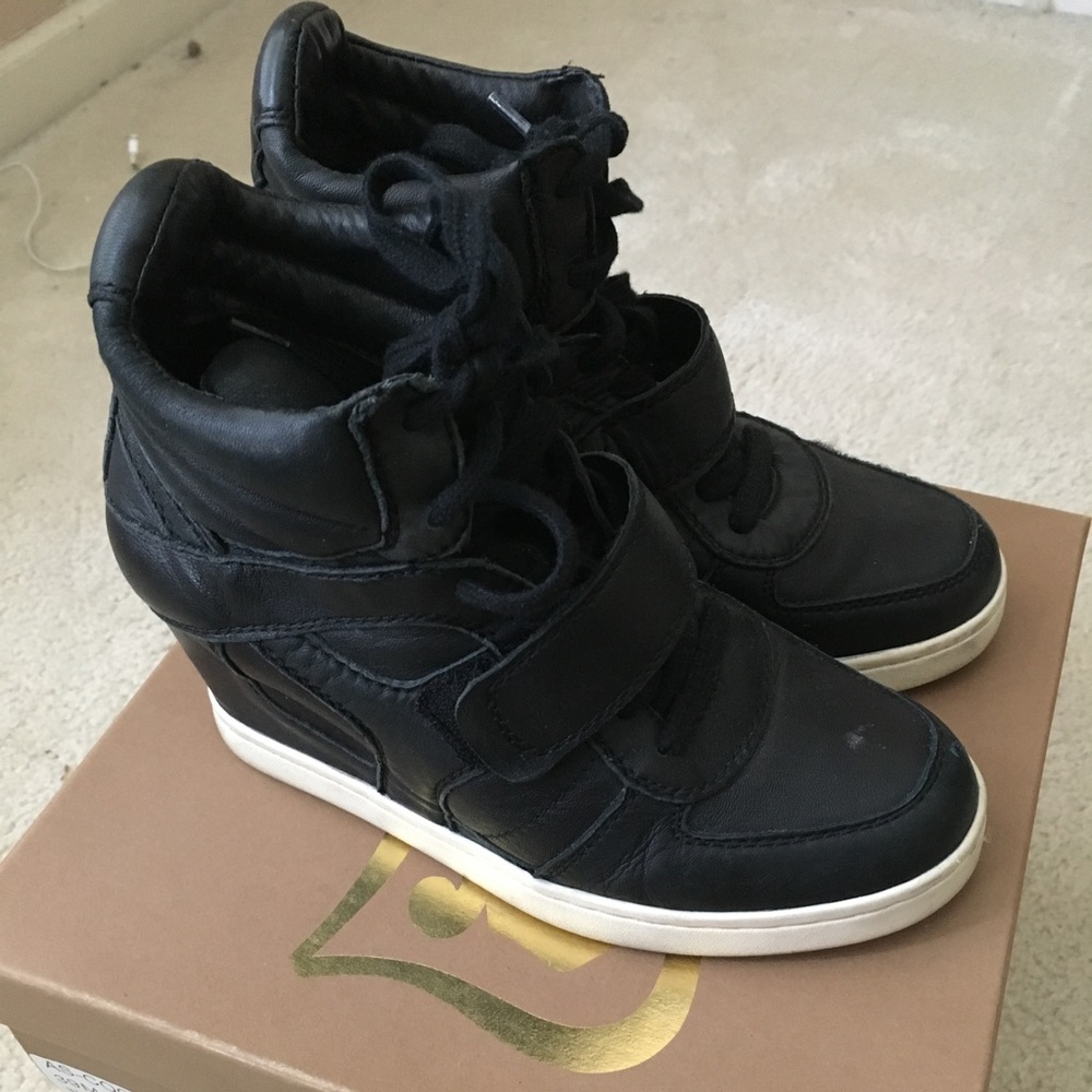 Wedge sneakers