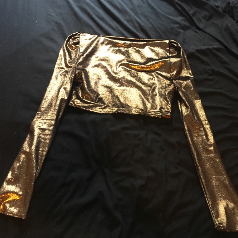 Gold Top and long skirt - Picture 2 of 4