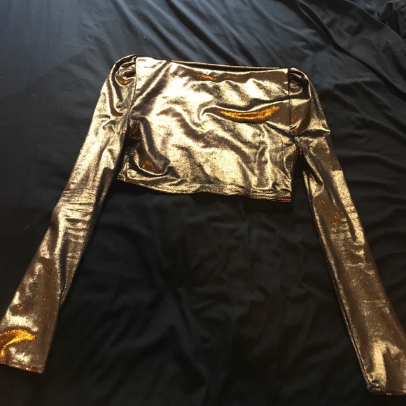 Gold Top and long skirt - Picture 2 of 4