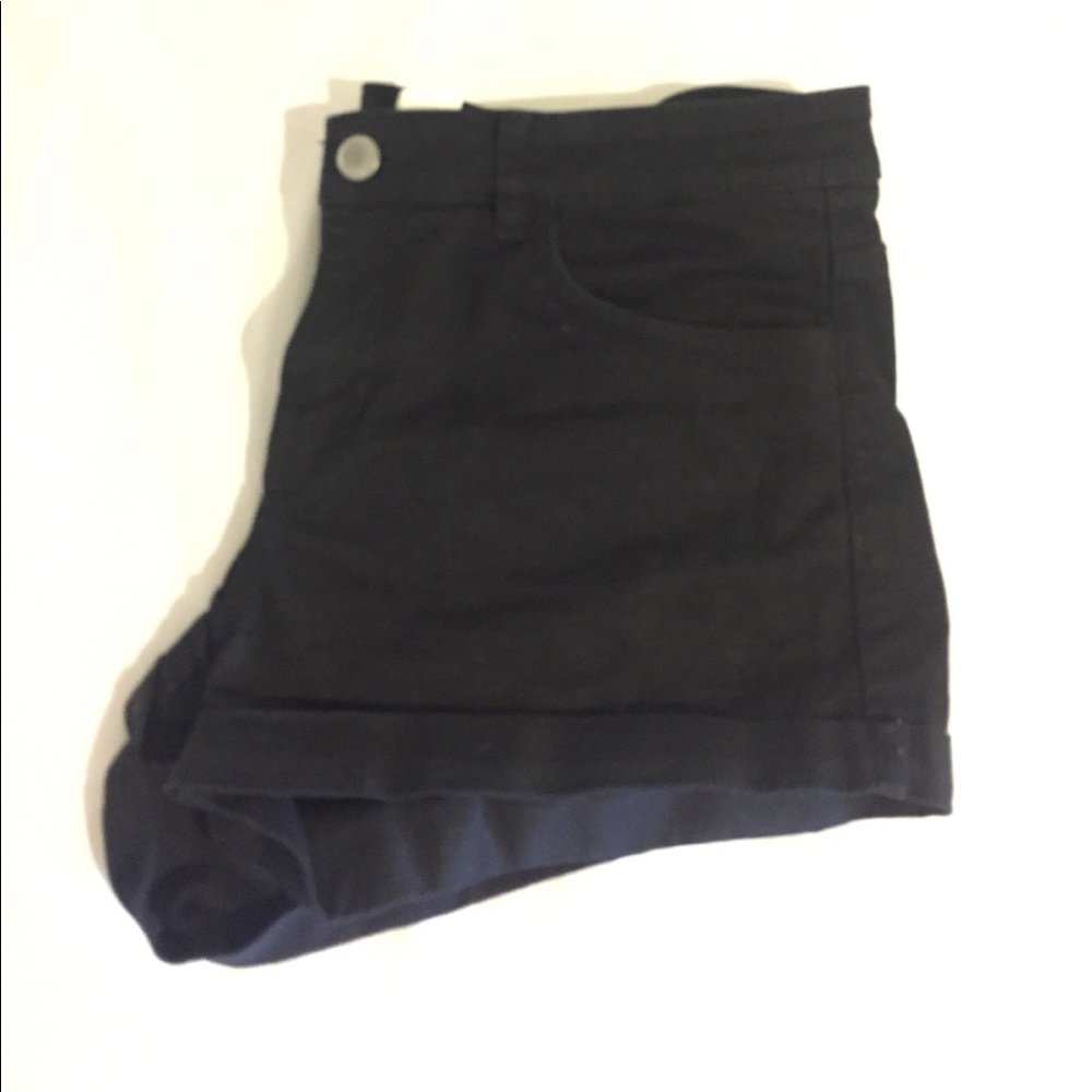 H&M black shorts