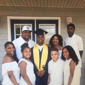 Meet your Posher, Montoya