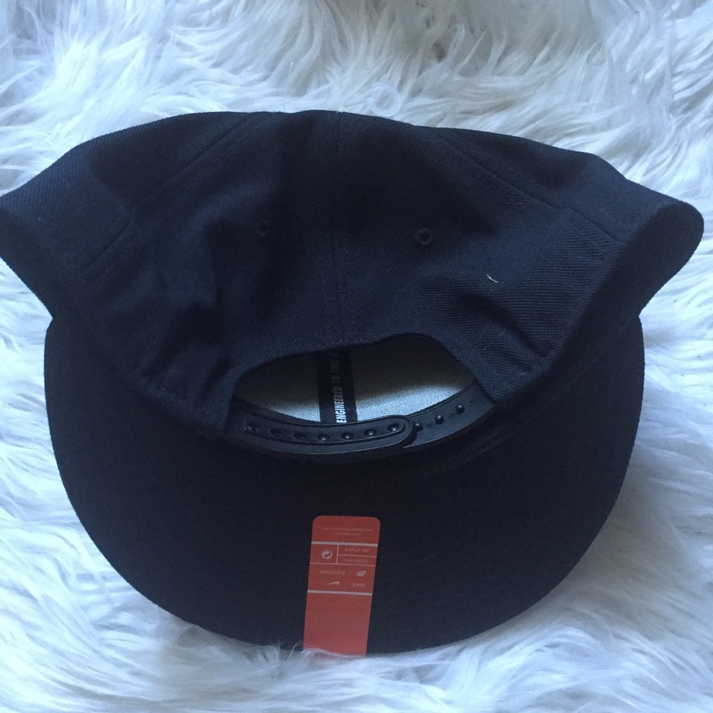 Nike Sportswear Air True Snapback Baseball Hat - Picture 3 of 3