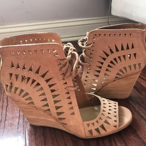 Matisse Mesa Cut Out Lace Up Wedges