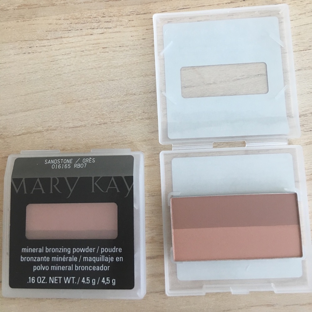 NIB Mary Kay Sandstone Mineral Bronzing Powder