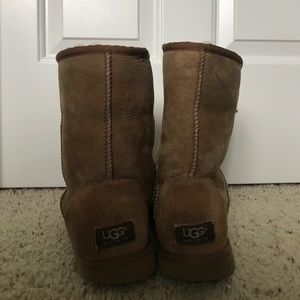 SOLD Ugg Chesnut Boot