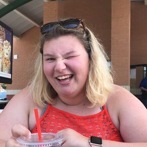 Meet your Posher, Elle