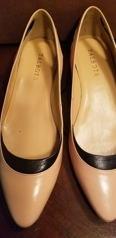 Talbots Nude & Black Flat