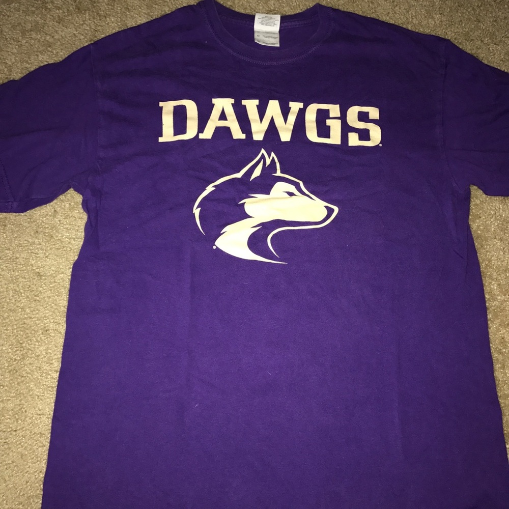 Huskies t shirt