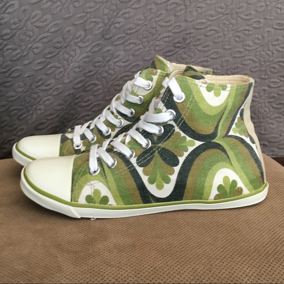 Sneakers - Picture 5 of 7