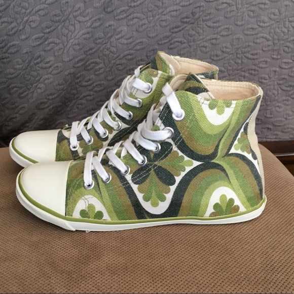 Sneakers - Picture 7 of 7