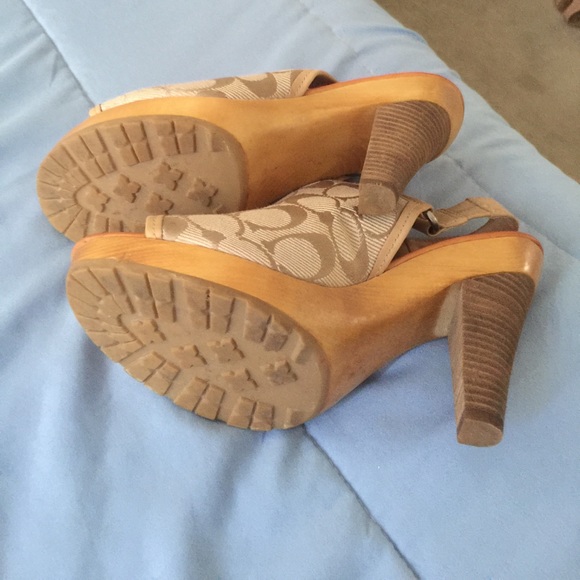 Coach - Picture 4 of 4