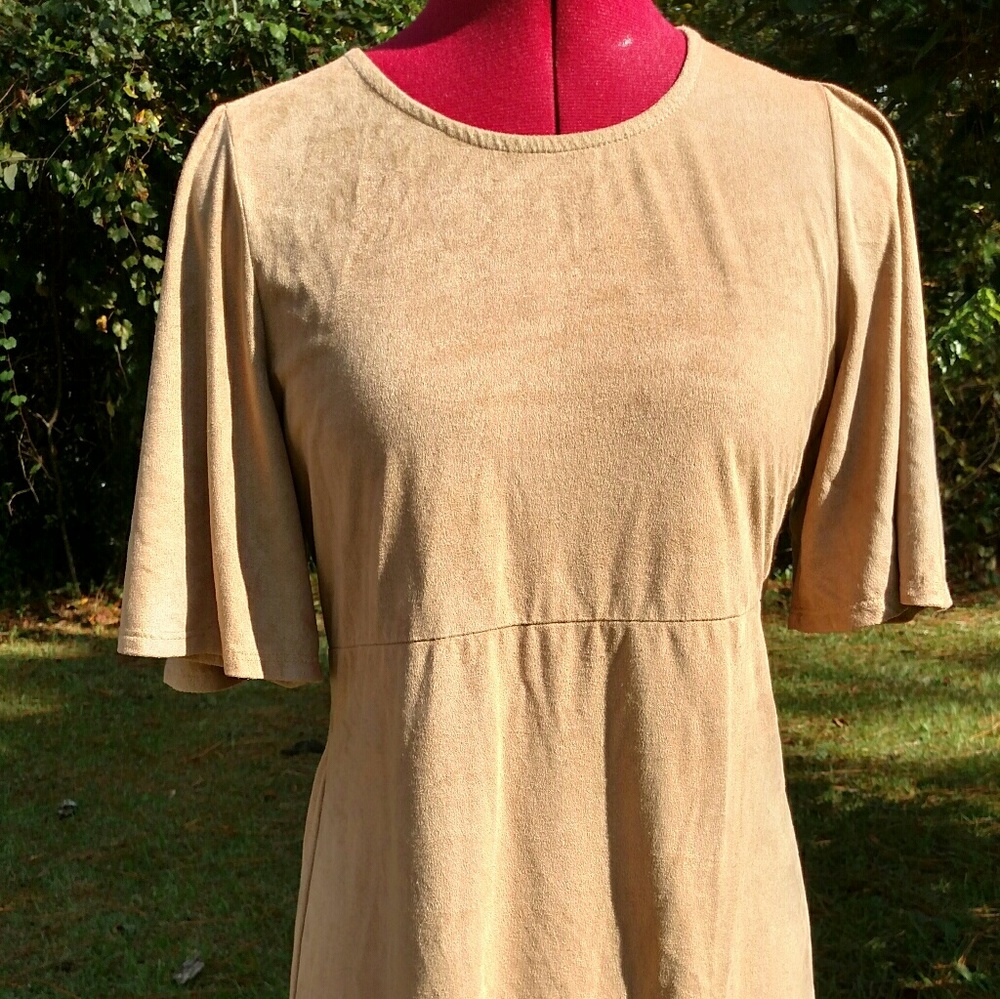 Midi-length suede dress