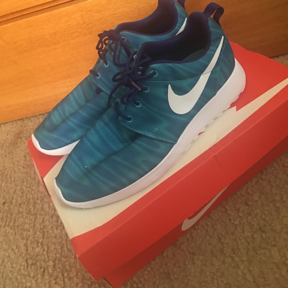 New blue Roshe Runs!