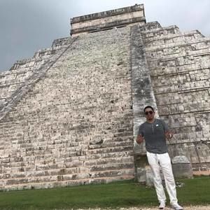 Meet your Posher, Roberto