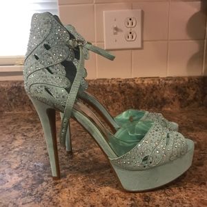 New Gianni Bini Platinum Collection Tiffany Heels