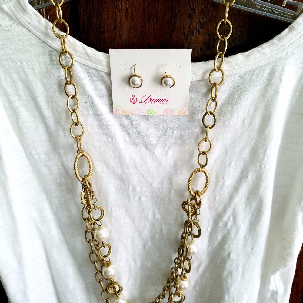 Premier Designs Jewelry Gold and Pearls set
