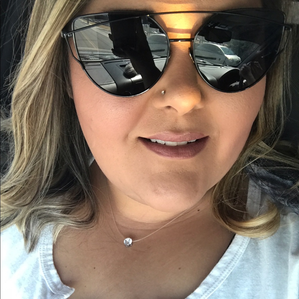 Meet your Posher, Samantha