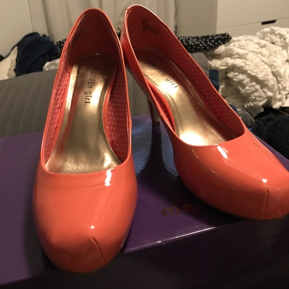 Coral patent leather heels - Picture 1 of 6
