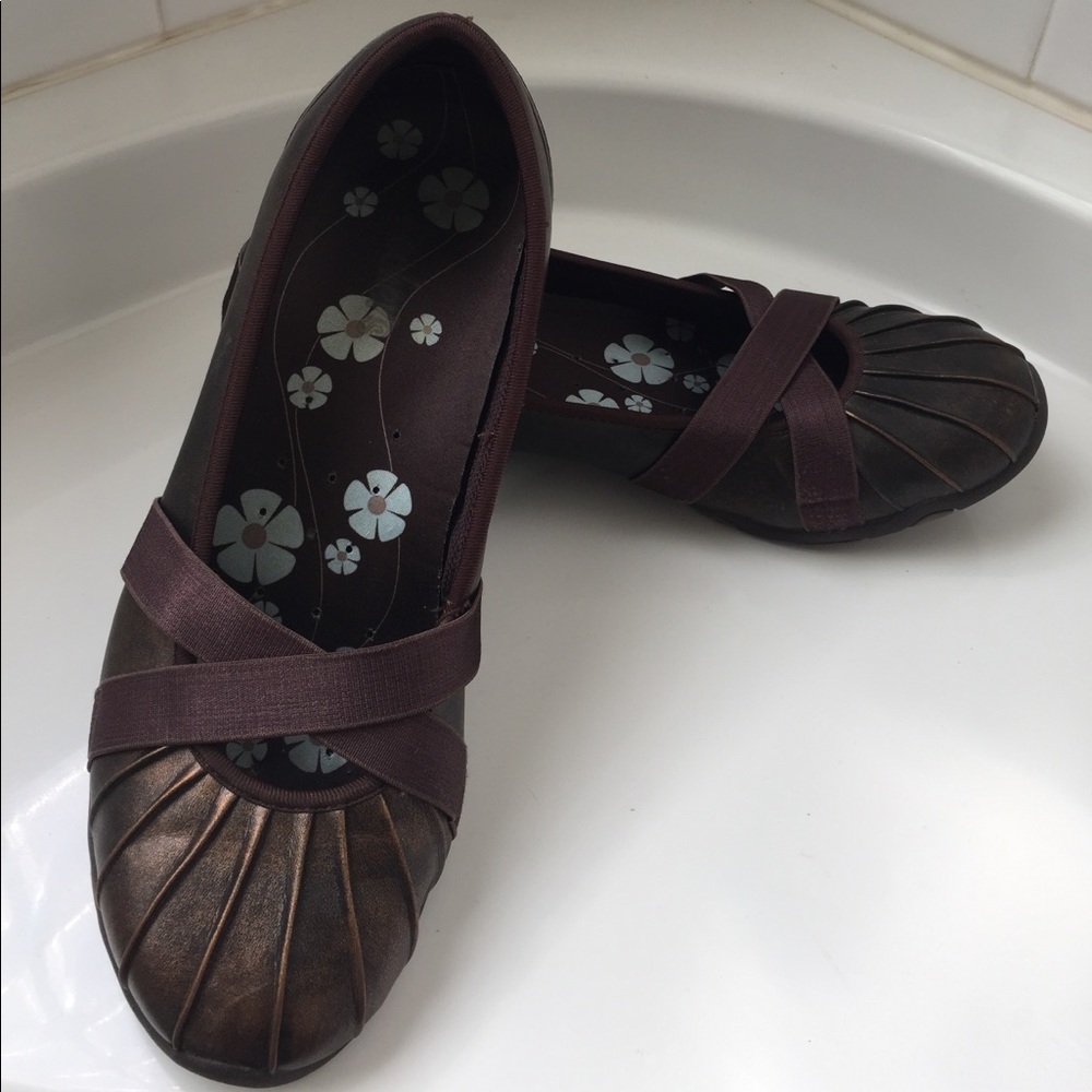 Bronzy-brown cross strap Skechers