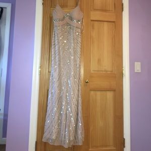 Long and Elegant Prom Dress