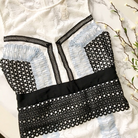 🎉 Host Pick! 🎉 Lace Appliqué Dress Size M - Picture 6 of 16