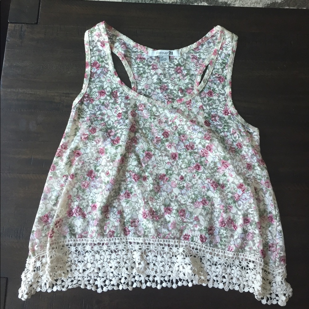 Pretty floral crop tank top