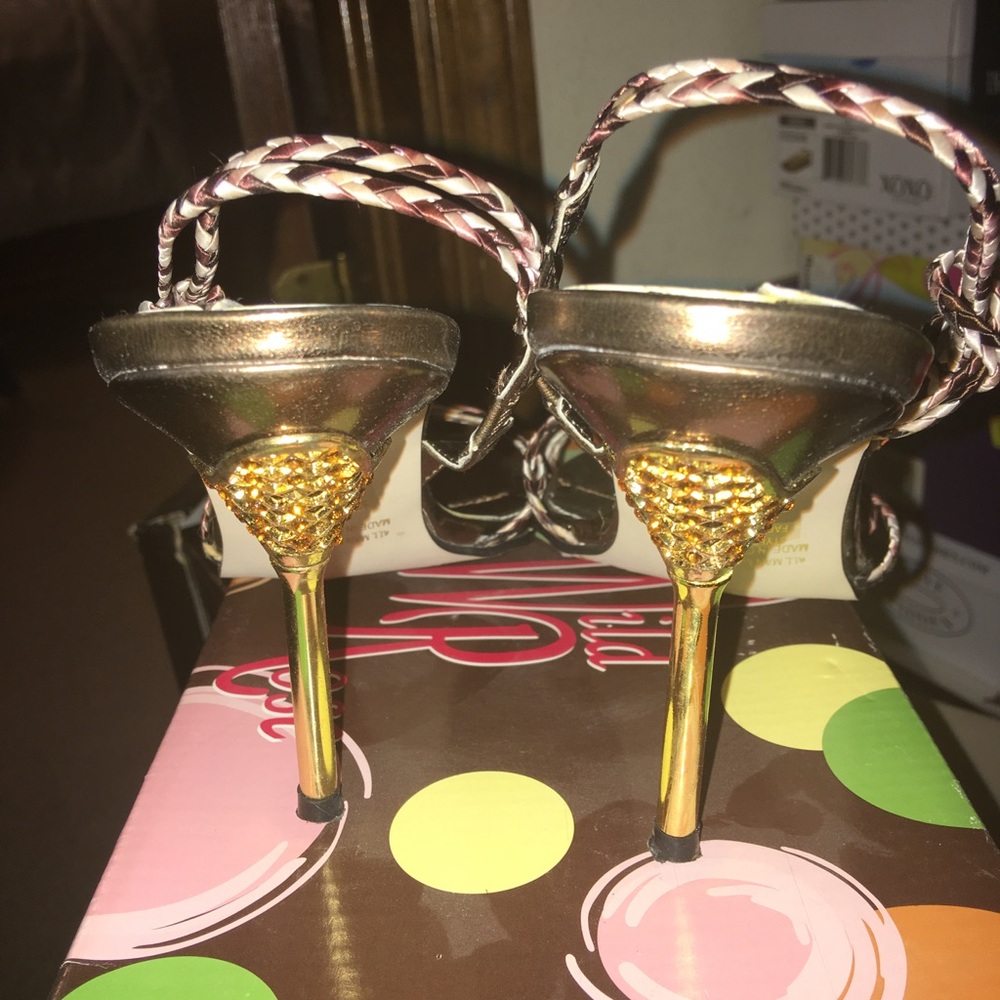 Shoes - Picture 3 of 3