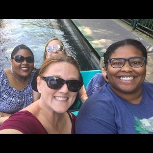 Meet your Posher, Shawana