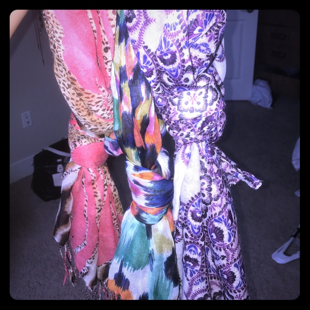 Gorgeous scarves for the fall season!