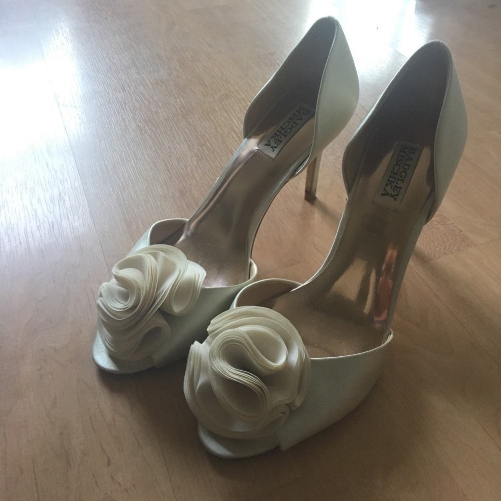 Badgley Mischka Ivory Heels