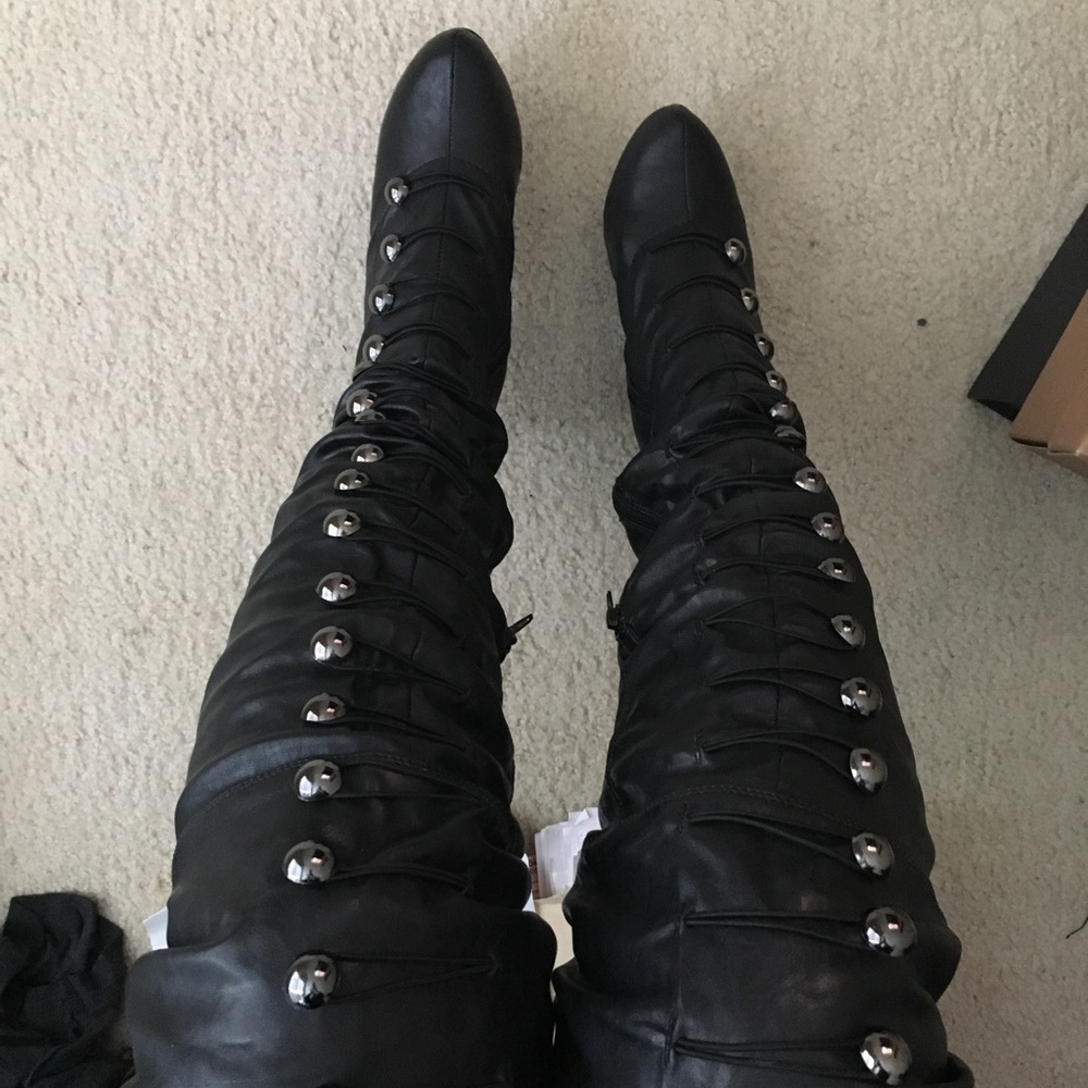 Thigh boots