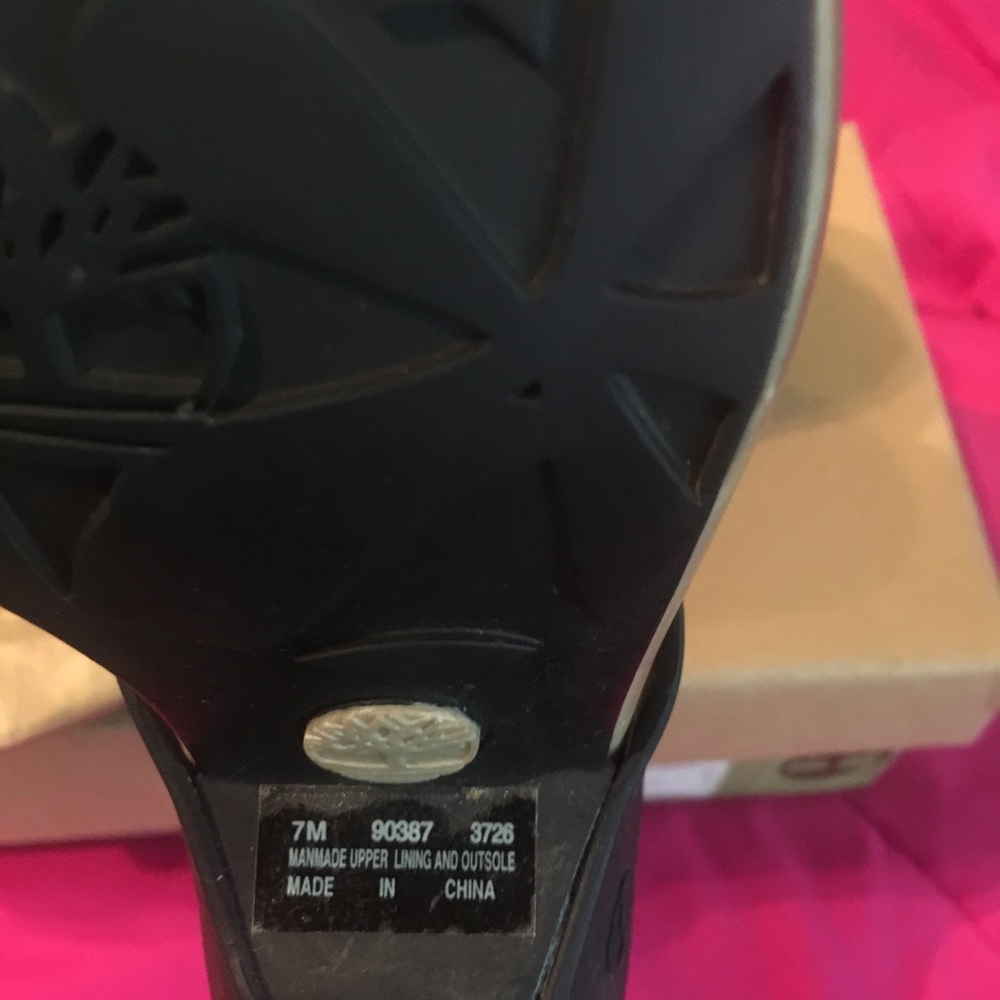 Woman's Timberland Sandals Size 7 - Picture 3 of 4