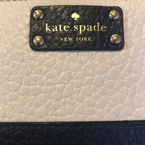 Kate Spade Wallet....Bay Street Stacey - Picture 6 of 6
