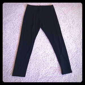 NWT Lou & Grey LOFT black leggings