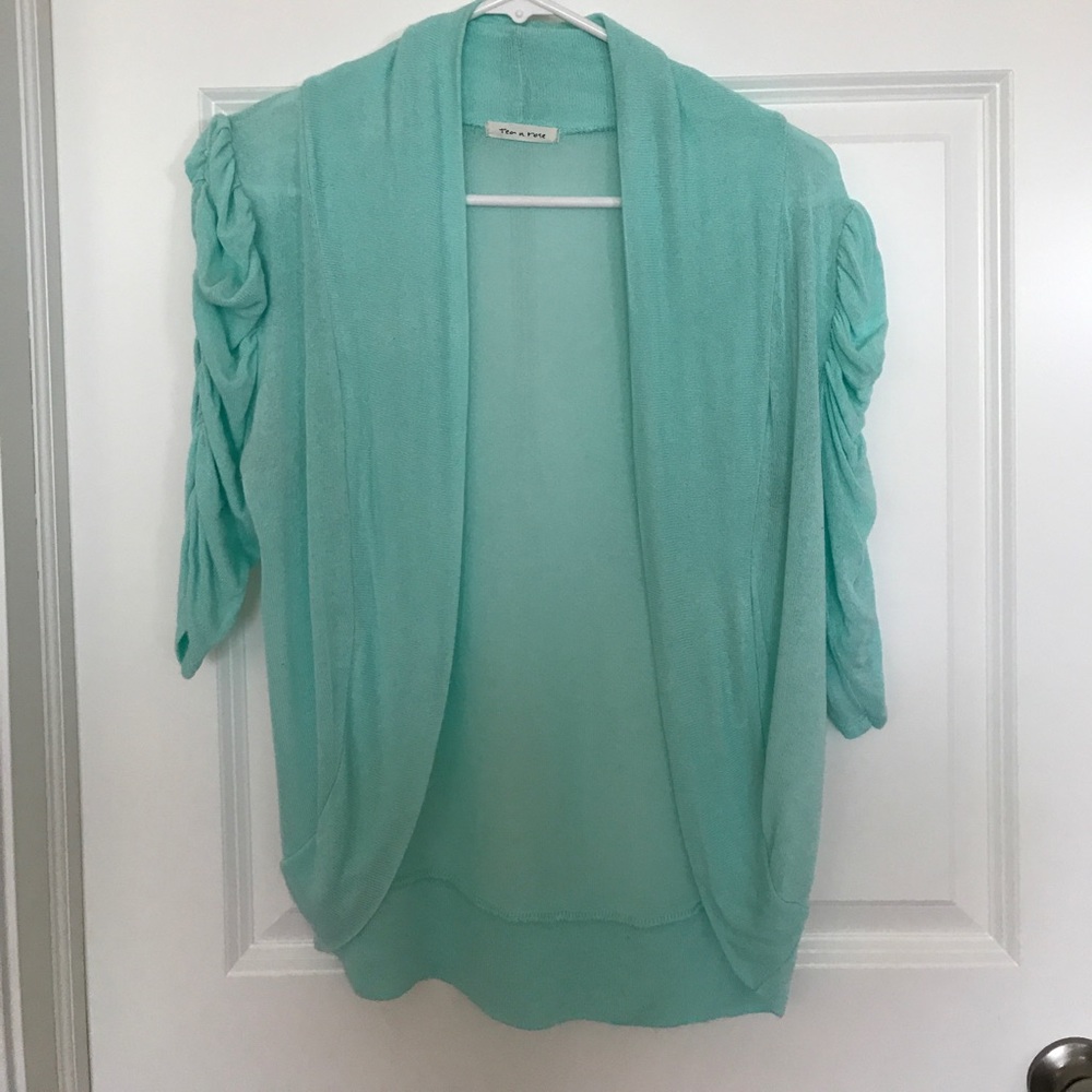 Lightweight 3/4 inch sleeve cardigan