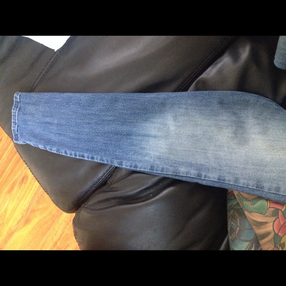 Levi's! - Picture 6 of 7
