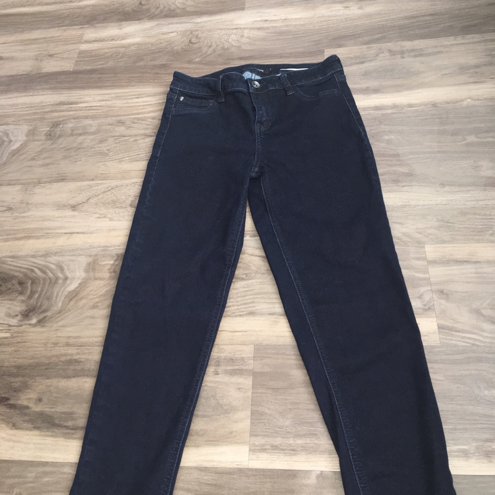 Hot Topic, Size 9 jeans ! In great condition.